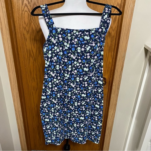 Hollister square neck flower dress - Picture 2 of 4